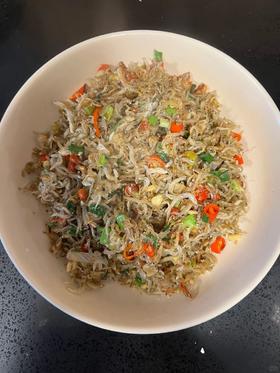 丁香鱼干，爆炒 煎蛋非常香！ 补钙，无小刺，整条都可以吃