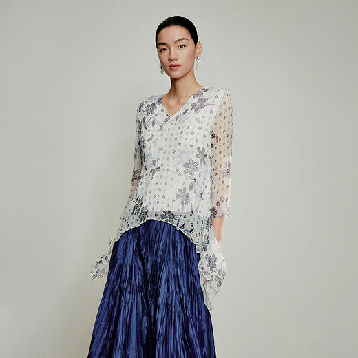 【林栖设计小店】生命之息|复古优雅多色不规则飞片2026夏新款轻盈真丝衫1962164 商品图5
