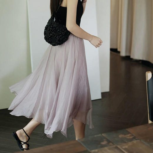 下单3-7天发货！ORIGNAL&CO 花瓣不规则半裙 裙身垂坠有韵律感 低调吸睛翩若惊鸿 三层面料叠加不透 亲肤柔软 商品图9