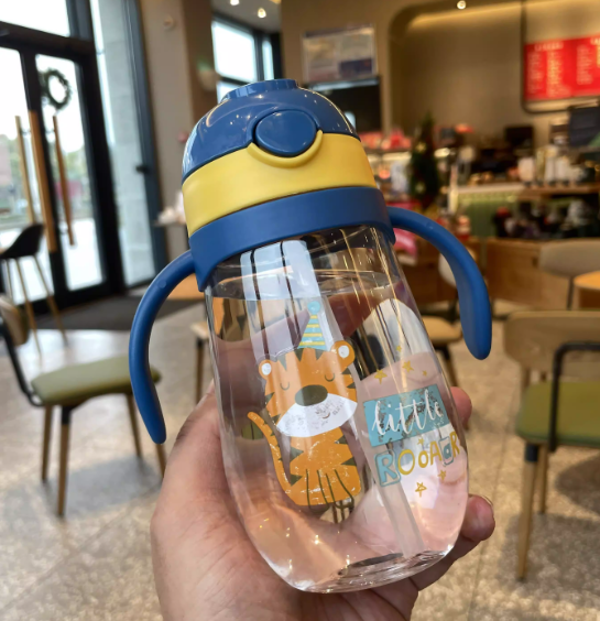 Z2658儿童吸管杯宝宝奶瓶学饮杯卡通带手柄防摔防漏幼儿园喝水塑料杯子