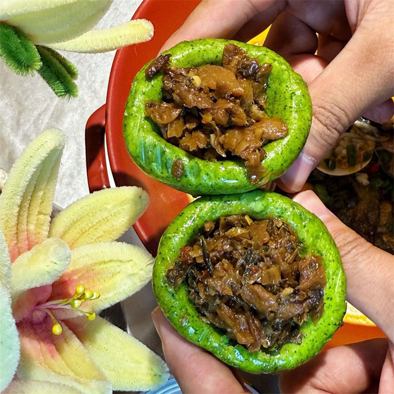 【荠菜窝窝头】 纯手工制作，采用新鲜荠菜，