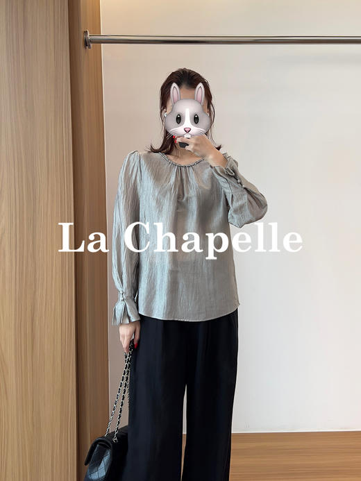 专柜实拍【醋纤丝光感】拉夏贝尔/La Chapelle精致串珠圆领后系带缎光肌理感长袖衬衫气质复古上衣 商品图6