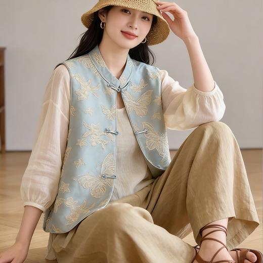 春夏新款！久北·新中式提花刺绣马甲 | 它藏着东方美学的雅致，适配春夏的清爽，毫不费力穿出高级感【预售7天发货】 商品图2
