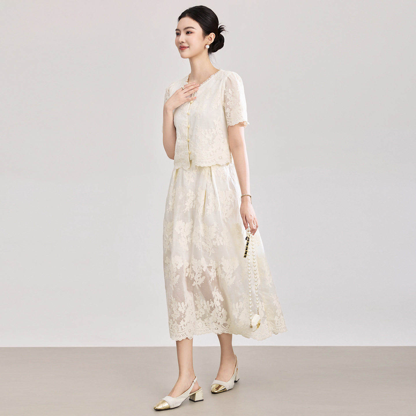 「高货wl」全新升级【铂金会员367/天猫499/差价132】(99052)洛诗琳2026气质天丝棉刺绣短袖上衣法式浪漫半身裙两件套