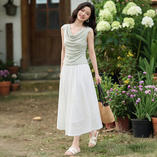 西遇法式刺绣2026春夏新款质感镂空花边高腰A字褶皱宽松半身伞裙H0060221 商品图3