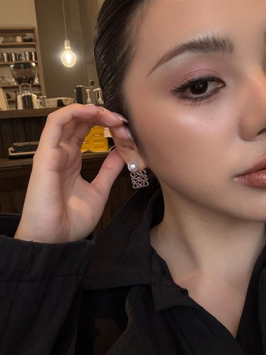 罗意威 2026 LOEWE Anagram珍珠耳钉 商品图4