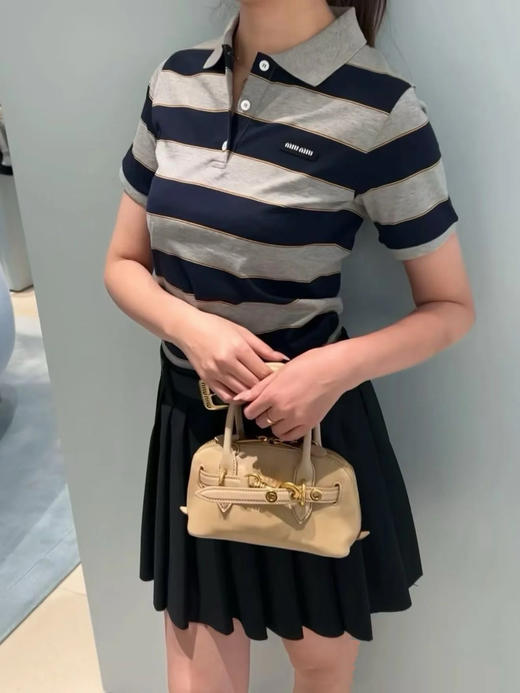 【非质量问题不退换】MiuMiu 26早春新款条纹短袖（XHH） 商品图1