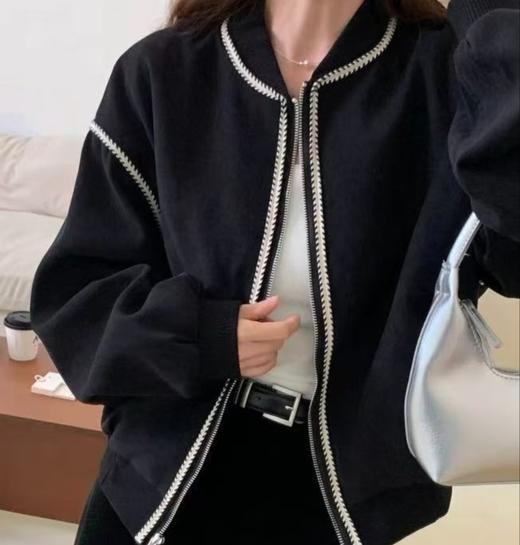 老米优品🎈开春情侣穿搭封神款🍃《美式小香风情侣棒球服外套》自带透气孔的华夫格面料，上手是那种软 fufu 的糯感~~ 商品图5