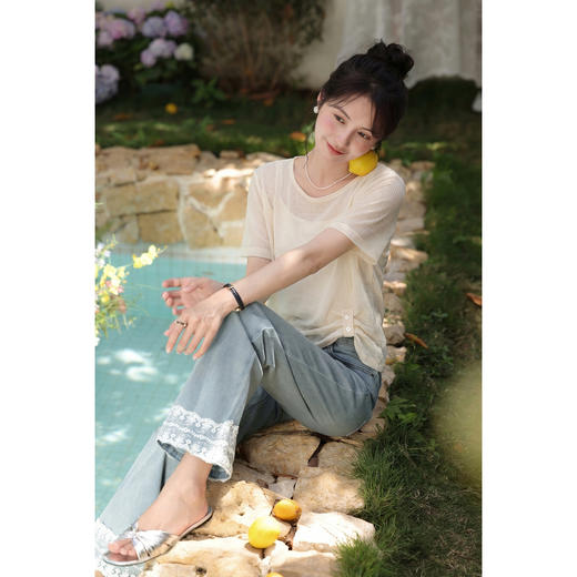 鹿向南「慵懒日常」杏色轻薄T恤罩衫女夏季新款法式气质镂空上衣 商品图4