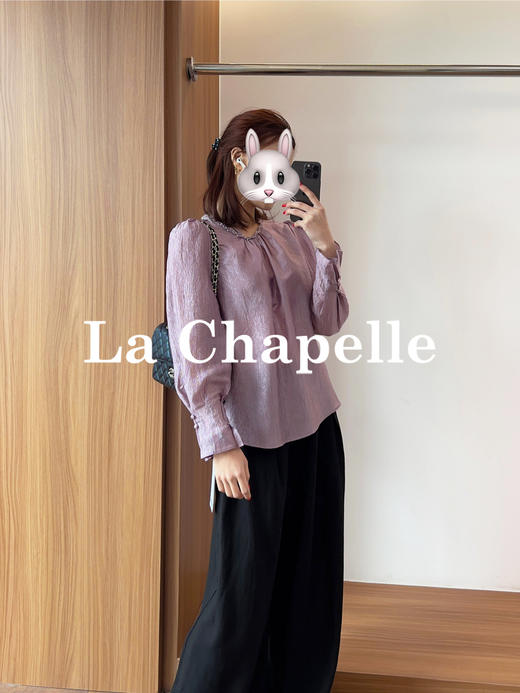 专柜实拍【醋纤丝光感】拉夏贝尔/La Chapelle精致串珠圆领后系带缎光肌理感长袖衬衫气质复古上衣 商品图5
