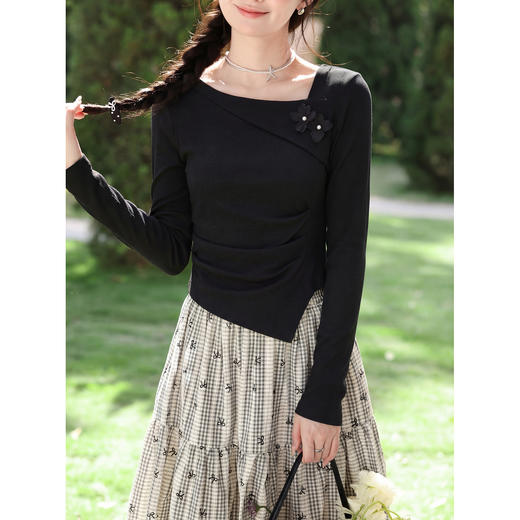 鹿向南「墨染花序」不规则设计感收腰黑色T恤女春夏新款显瘦上衣 商品图3