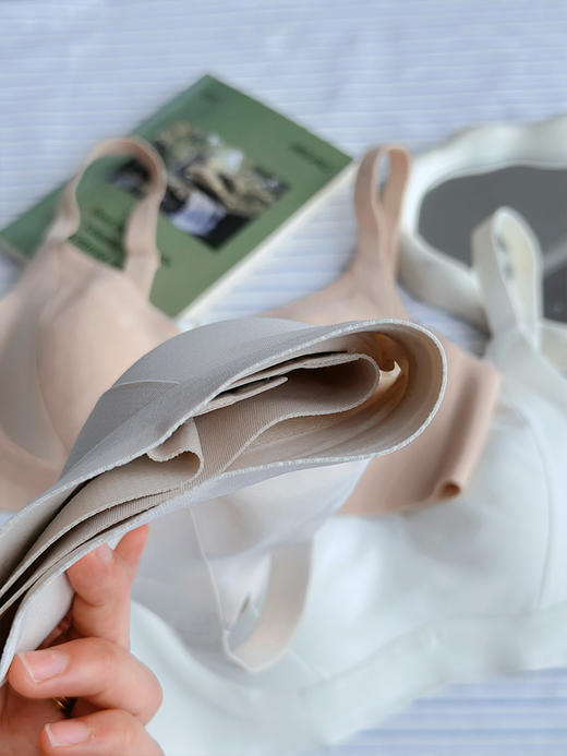 【华歌尔源头工厂同款 线下卖价600+】【会呼吸的聚拢内衣】预售7-10天 软支撑 水滴杯 穿出好胸型 杯垫厚度0.8cm左右~湖州仓 商品图6