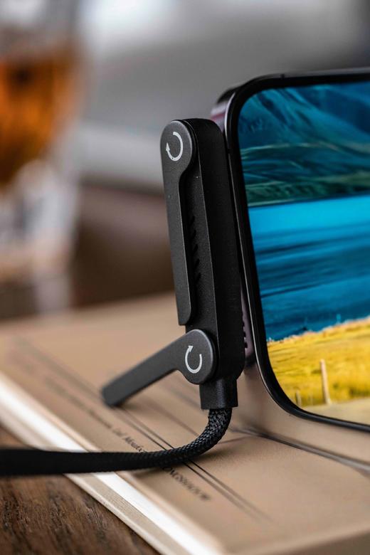 猫太推荐---即是快充线，又是折叠手机支架，太方便了 商品图2