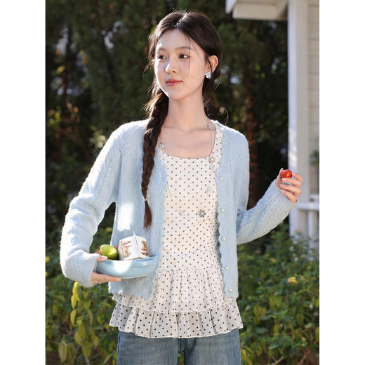 鹿向南「海盐奶蓝」巨温柔蓝色针织衫女春季新款法式气质开衫上衣 商品图0