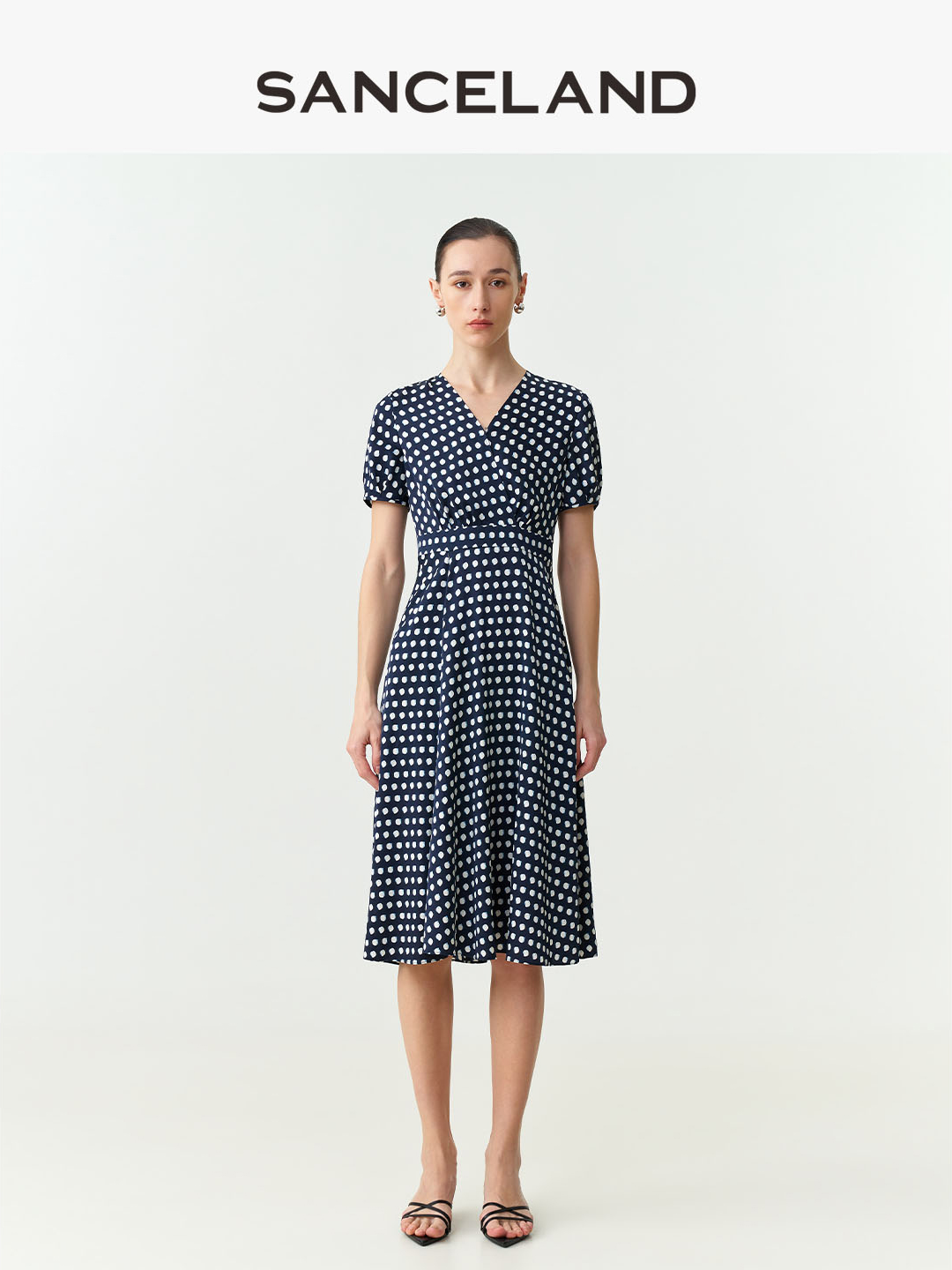 三石一澜SANCELAND 双乔波点印花连衣裙SK24103028