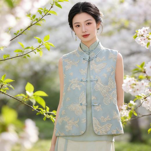 春夏新款！久北·新中式提花刺绣马甲 | 它藏着东方美学的雅致，适配春夏的清爽，毫不费力穿出高级感【预售7天发货】 商品图0