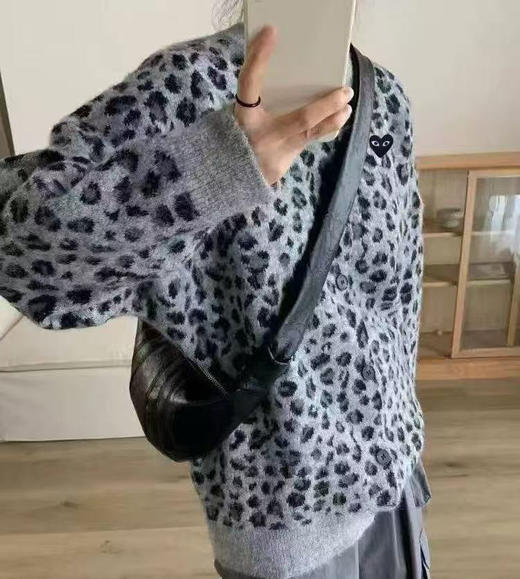 【9hd1】女士时尚百搭豹纹针织开衫毛衣！！ 商品图0