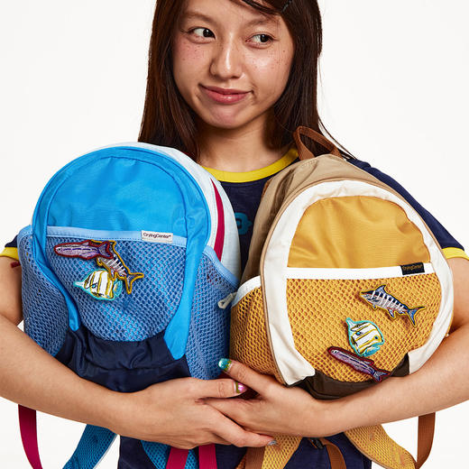 CryingCenter  撞色别针小鱼刺绣运动休闲通勤小双肩包 哭喊中心 商品图2