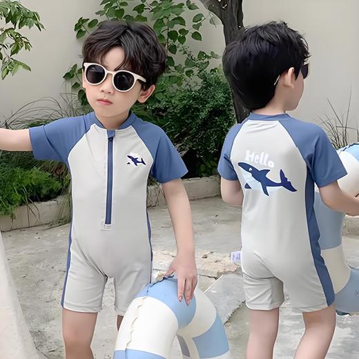 【萌娃专属❗️儿童连体鲨鱼泳衣】童趣鲨鱼图案，宝宝玩水超可爱，短袖短裤包裹性强，高弹面料舒适耐造，小童中童运动可爱鲨鱼防晒泳装L 商品图1