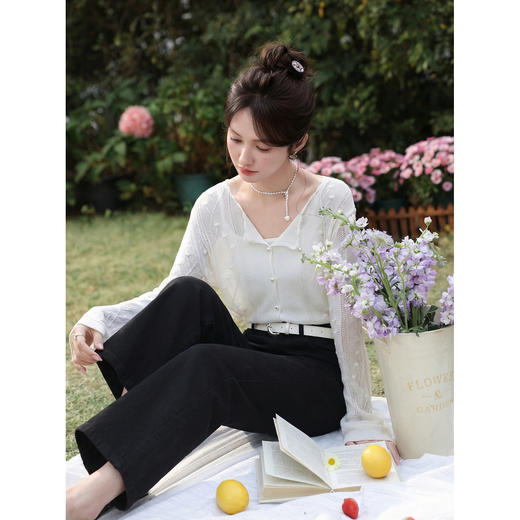 鹿向南「墨巷风信」简约通勤黑色牛仔裤女2026夏季新款显瘦直筒裤 商品图2