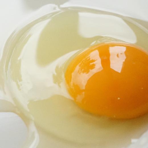 【斌哥优选】九华山散养土鸡蛋。蛋白有弹性，蛋黄软。吃五谷长大，0抗生素，0激素。比普通鸡蛋小一点。冷藏保存。 商品图0