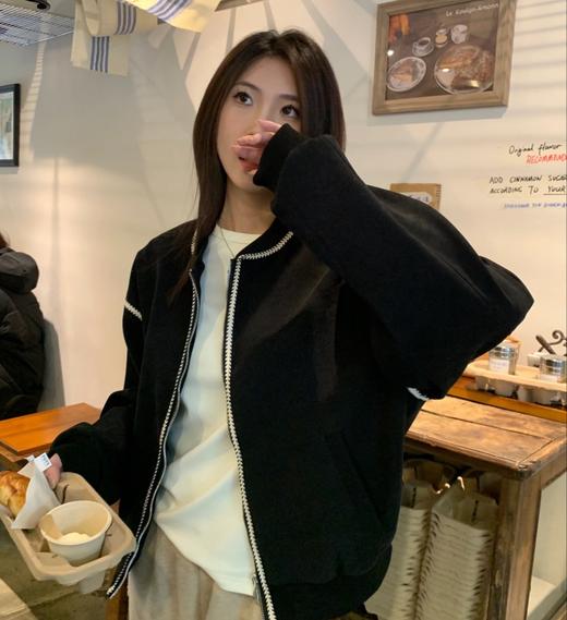 老米优品🎈开春情侣穿搭封神款🍃《美式小香风情侣棒球服外套》自带透气孔的华夫格面料，上手是那种软 fufu 的糯感~~ 商品图2