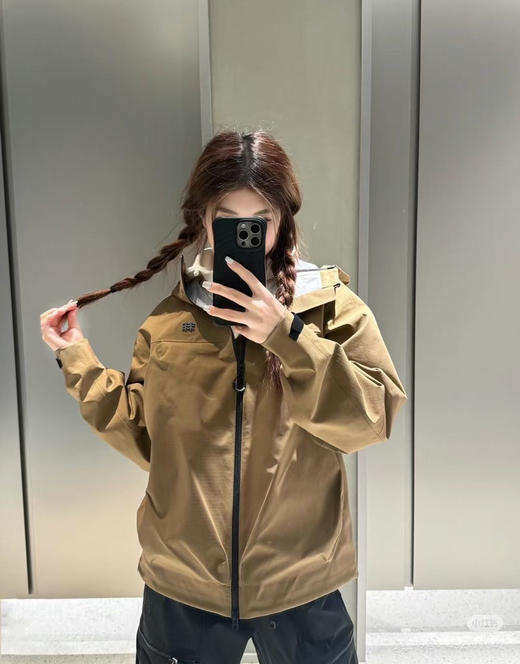 可隆立体口袋冲锋衣男女款031905 商品图1