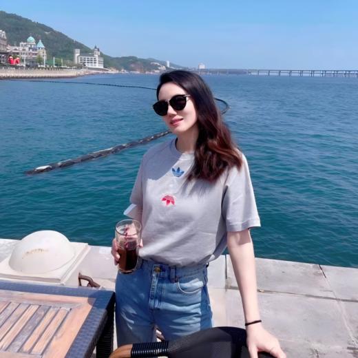 【超模君精选福利 分开加入购物车 单拍不发 限量赠送背包】 阿迪达斯 鞋服集合 买短袖鞋子就送背包一个 男女款德训鞋 夏日短袖 男女同款 商品图10