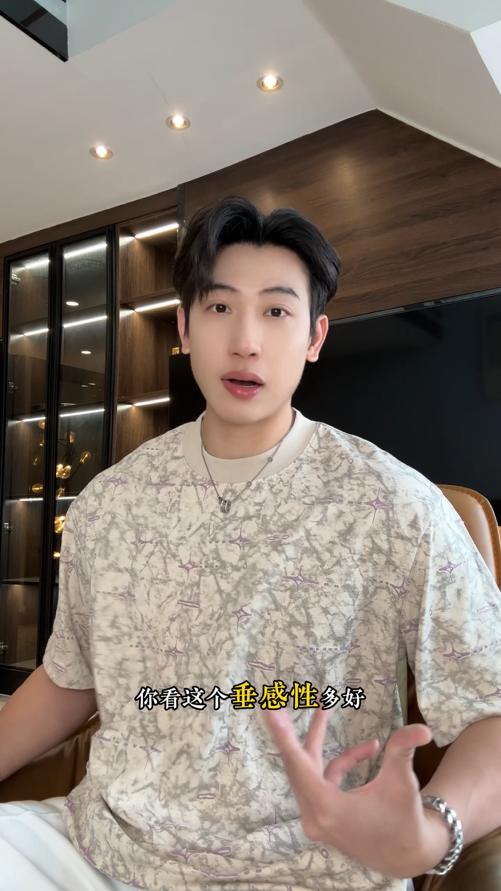 T2794夏季高级感新款潮牌撞色晕染印花圆领短袖T恤百搭情侣复古上衣 商品图0