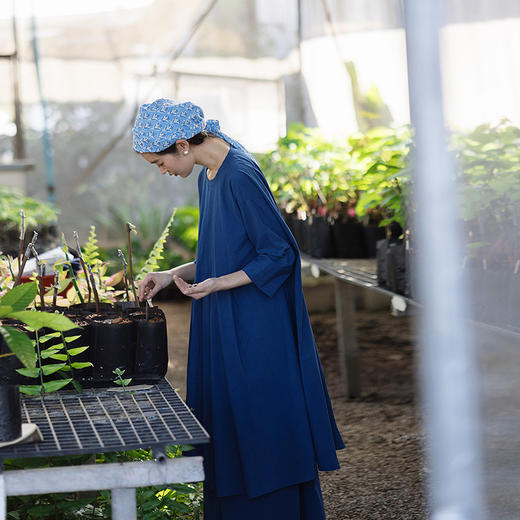 绽放096朵/影后*亚麻棉宽松压褶大摆休闲度假圆领七分袖连衣裙夏 商品图0