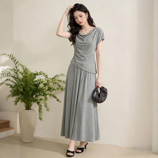 【限时秒杀】西遇法式慵懒风2026春夏新款气质短袖收腰显瘦裙子灰色T恤连衣裙H0060215 商品图3