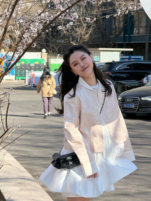 DUO智仙生 粉标 花日2026芍药香柔雾淡粉色新中式外套和少女旗袍 商品图3