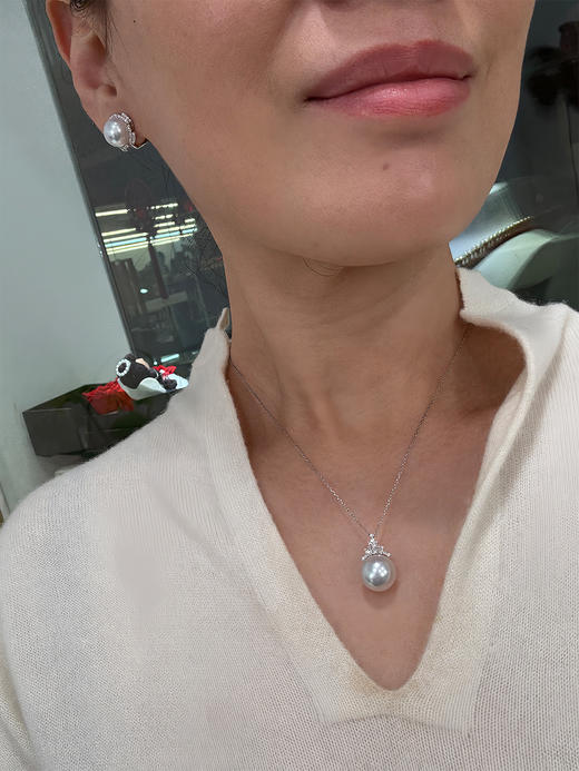 【挚友限定】冰雪皇冠-18K金钻石澳白珍珠吊坠 13-14mm 商品图4