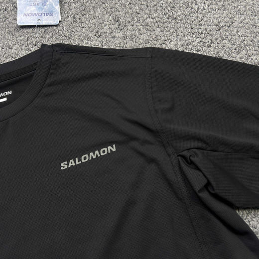 原单正品 Salomon萨洛蒙户外徒步轻量长袖T恤，前后印花设计，功能性面料，吸湿排汗速干，适合各种场合！
颜色：黑色 灰白色
尺码：S～XL 商品图5