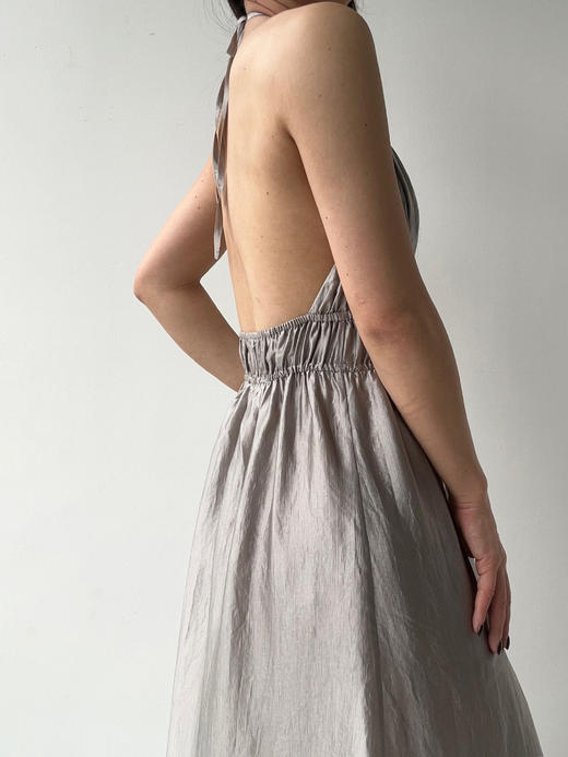 SIJIA｜SS2628 银灰⾦属环挂脖连⾐裙 商品图5