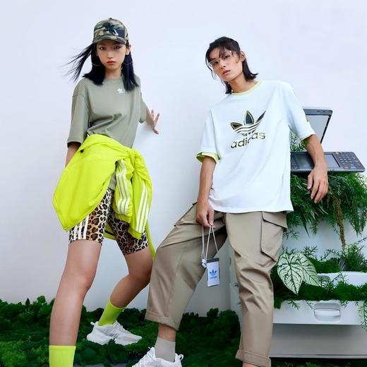 【超模君精选福利 分开加入购物车 单拍不发 限量赠送背包】 阿迪达斯 鞋服集合 买短袖鞋子就送背包一个 男女款德训鞋 夏日短袖 男女同款 商品图0