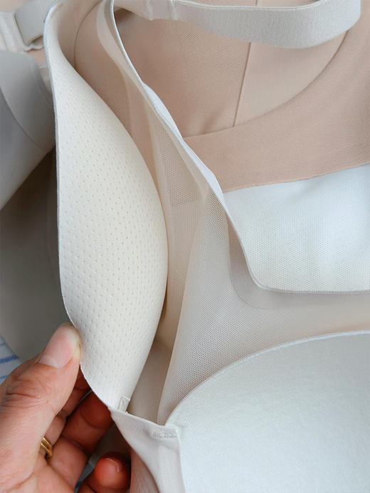 【华歌尔源头工厂同款 线下卖价600+】【会呼吸的聚拢内衣】预售7-10天 软支撑 水滴杯 穿出好胸型 杯垫厚度0.8cm左右~湖州仓 商品图5