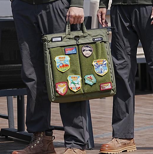 【航空文创 正品授权】SKYKITS中航工业军旅风头盔文件包 商品图0