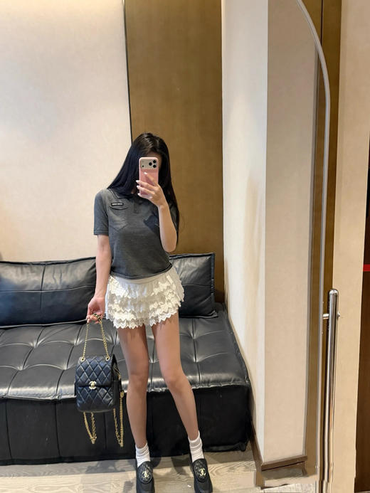 【非质量问题不退换】MiuMiu 26早春新款短袖（XHH） 商品图1