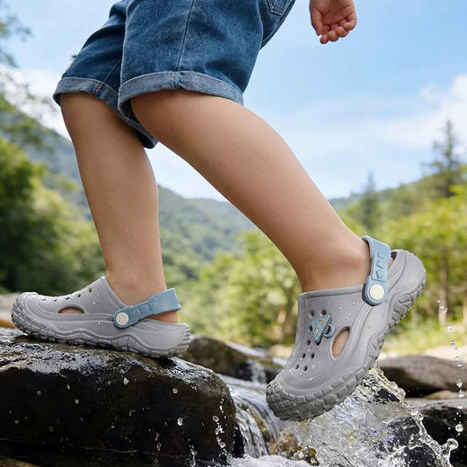 【32-38码】儿童洞洞鞋外穿凉拖鞋沙滩鞋包头花园鞋【WG26350】 商品图1