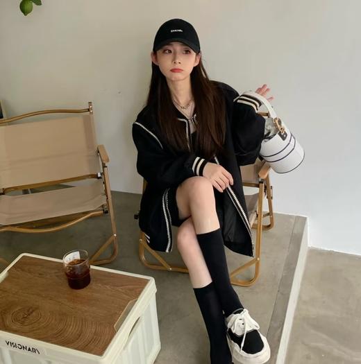 老米优品🎈开春情侣穿搭封神款🍃《美式小香风情侣棒球服外套》自带透气孔的华夫格面料，上手是那种软 fufu 的糯感~~ 商品图6