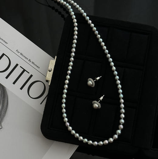 akoya小项链 4-5mm 极光清冷光 有点小尖尖头或者小椭圆 精致无敌又很有松弛感呢 可可爱爱 ji光决定了它的质感 基本没什么大瑕疵 非常滑皮 品质超级好的感觉 商品图4