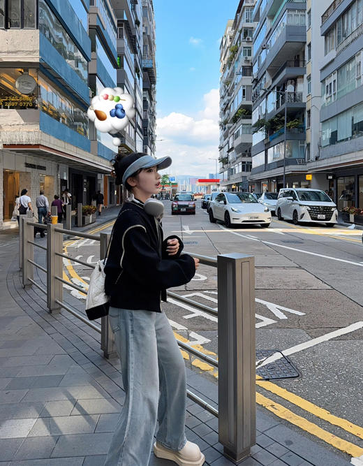 老米优品🎈开春情侣穿搭封神款🍃《美式小香风情侣棒球服外套》自带透气孔的华夫格面料，上手是那种软 fufu 的糯感~~ 商品图9