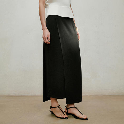 【林栖设计小店】风软流光|黑色优雅醋纤2026夏新款不规则半身裙1962058 商品图1