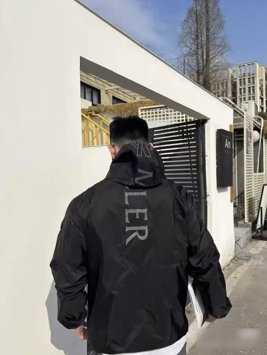 M可 新款字母男士防水拉链连帽夹克外套 特惠 Z-15883 商品图3