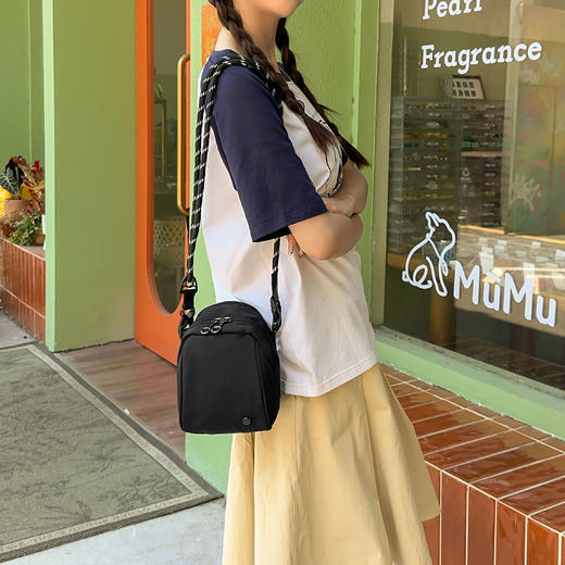 小巧实用 巨能装！【胖fufu贝壳蛋蛋包】（送可拆卸拎绳）六色可选 尼龙防水 手拎斜挎两用 日常通勤 简约外出 #M663 商品图7