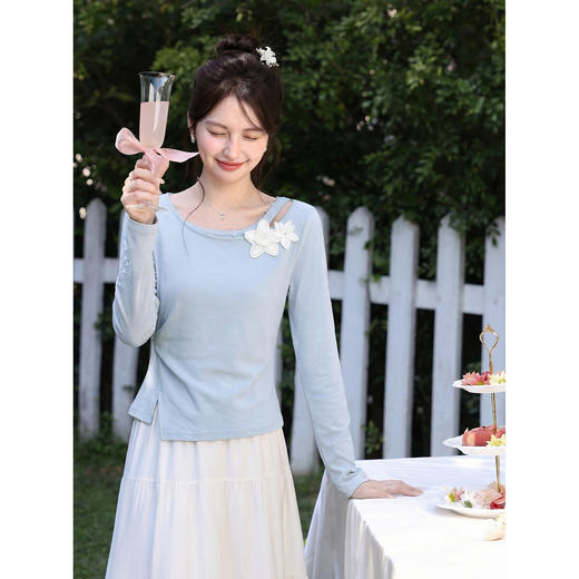 鹿向南「云絮浅风」温柔风蓝色设计感长袖T恤女春新款巨好看上衣 商品图3