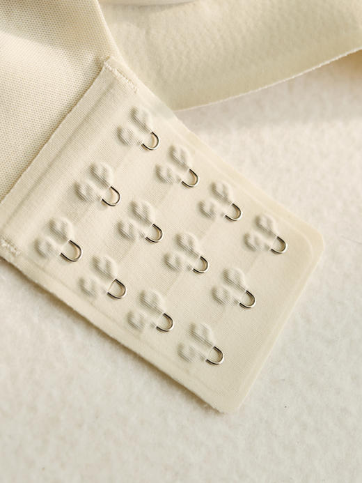 【华歌尔源头工厂同款 线下卖价600+】【会呼吸的聚拢内衣】预售7-10天 软支撑 水滴杯 穿出好胸型 杯垫厚度0.8cm左右~湖州仓 商品图4