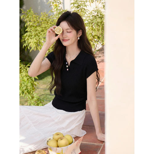 鹿向南「夜雾星斑」法式气质显瘦黑色T恤女夏季修身短袖针织上衣 商品图2