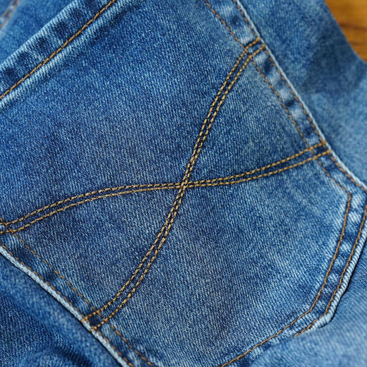 【3月20日 周末秒杀 直接调价 下单即可】Brunello Cucinelli（BC）经典五袋常规小直筒 水洗牛仔裤 男女都可穿 商品图9